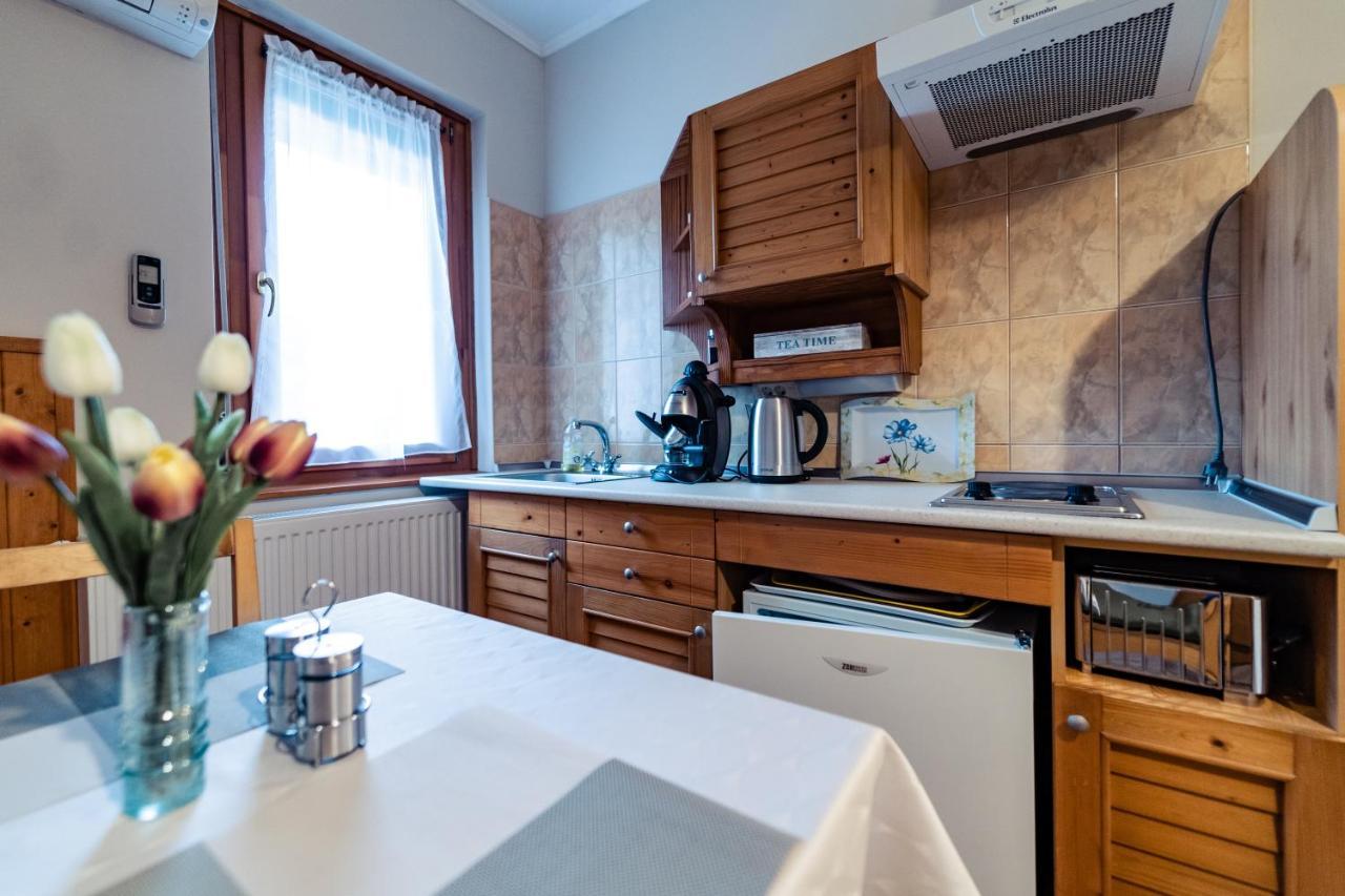 Estike Apartman Gyula Exterior photo